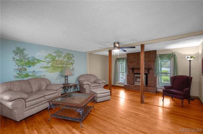 19343 Se 91 St Ln, House other with 3 bedrooms, 2 bathrooms and 1 parking in Ocklawaha FL | Image 14