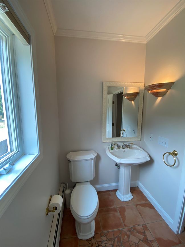 352 Pine Hill Rd, House other with 5 bedrooms, 5 bathrooms and null parking in Hollis NH | Image 24