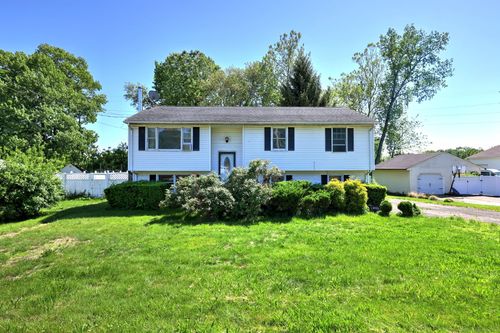 10 Circle Dr, Wallingford, CT, 06492-1702 | Card Image