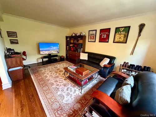 3d-211-05 75th Ave, New York, NY, 11364 | Card Image