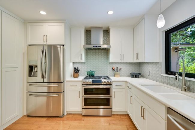 Kitchen | Image 11