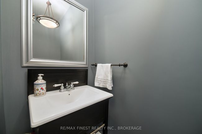 62 Stephen St, House other with 3 bedrooms, 2 bathrooms and 3 parking in Kingston ON | Image 9