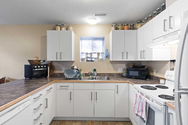 130 8 Ave Sw, Home with 0 bedrooms, 0 bathrooms and 4 parking in High River AB | Image 23