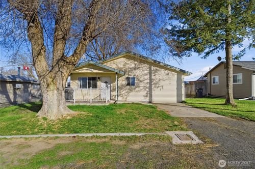 762 S Second Ave, Connell, WA, 99326-2201 | Card Image