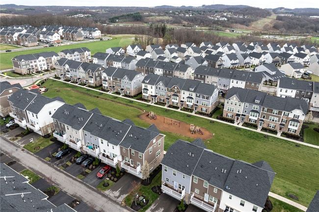 624 Amarth Ln, Townhouse with 3 bedrooms, 3 bathrooms and null parking in Cranberry Twp PA | Image 42