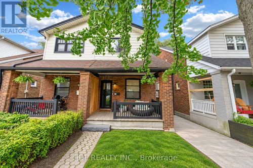379 Scarborough Rd, Toronto, ON, M4E3N1 | Card Image