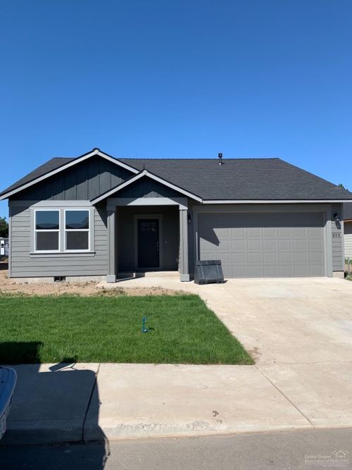 653 Liberty Dr, Metolius, OR, 97741-8723 | Card Image