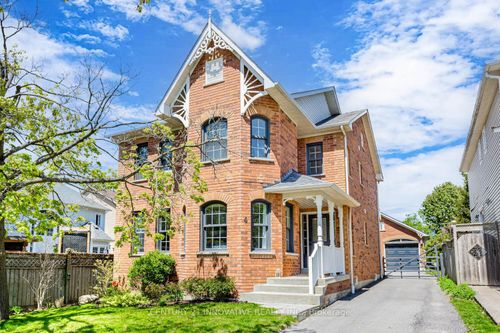 4 Blackfriar Ave, Whitby, ON, L1M1E4 | Card Image