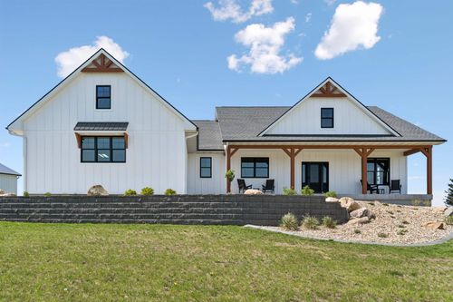 7343 Wagner Rd, Cedar Falls, IA, 50613-9751 | Card Image