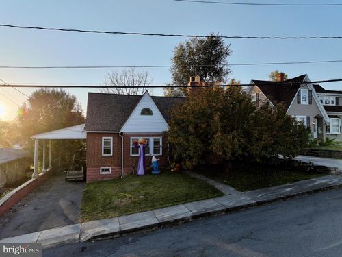 230 Mountain View St, Petersburg, WV, 26847-1528 | Card Image