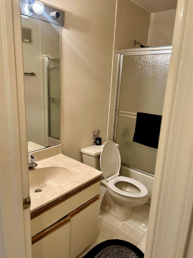 APT-10 - 6001 Se Landing Way, Condo with 2 bedrooms, 2 bathrooms and null parking in Stuart FL | Image 5