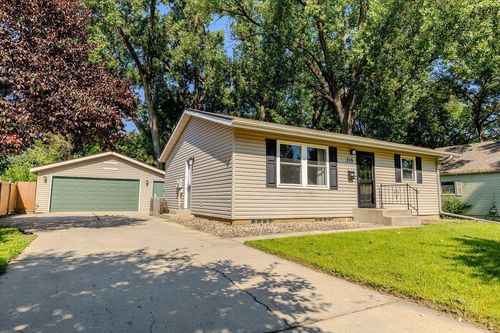 215 Hawaii St, Willmar, MN, 56201-2616 | Card Image