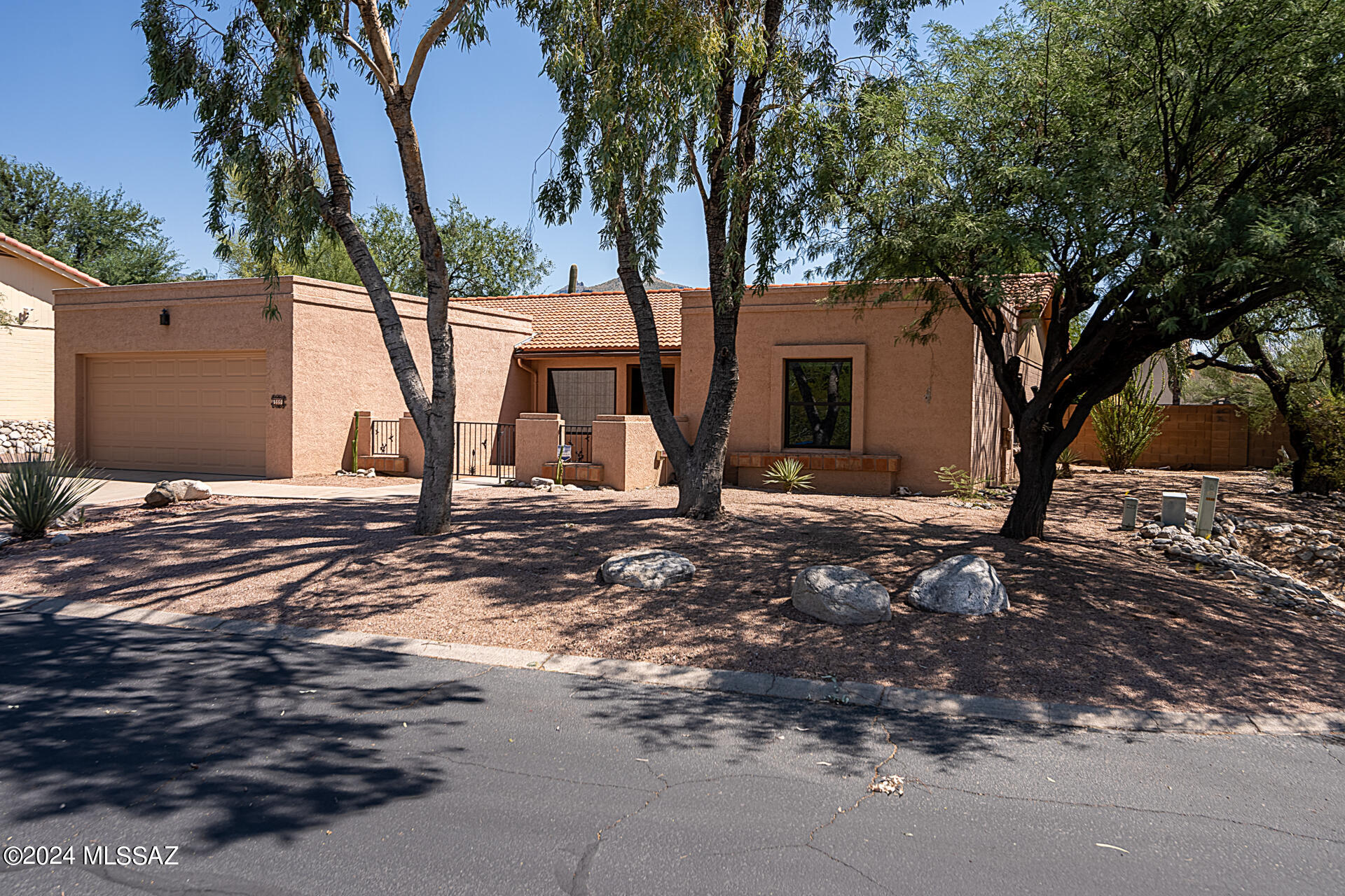 Avenida Silencioso , Tucson, AZ 85750