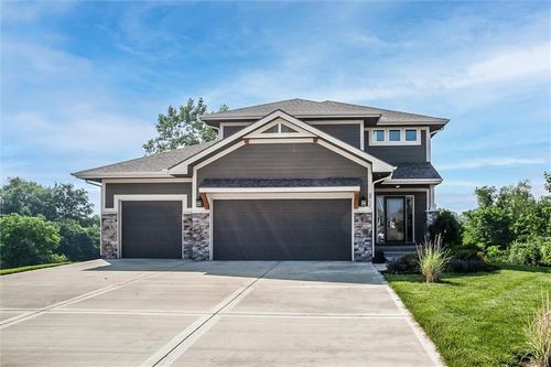 8735 Ne 103rd Ter, Kansas City, MO, 64157-8045 | Card Image