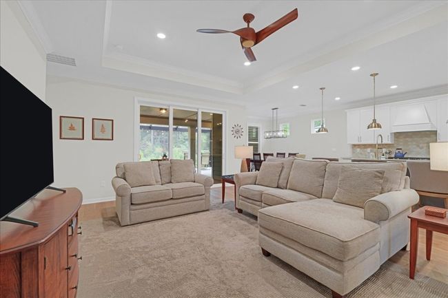 Living Room | Image 23