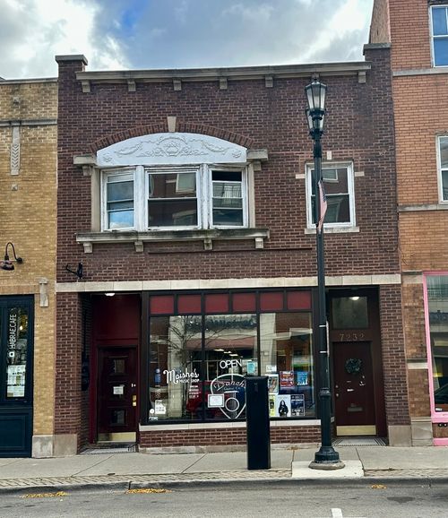 7232 Madison St, Forest Park, IL, 60130-2719 | Card Image