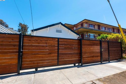 1276 64th Ave, Oakland, CA, 94621-3930 | Card Image