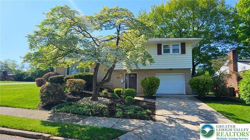 1605 Lois Ln, BETHLEHEM, PA, 18018-1742 | Card Image