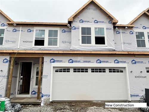 5082 Shepherds Gln, Willoughby, OH, 44094-3385 | Card Image