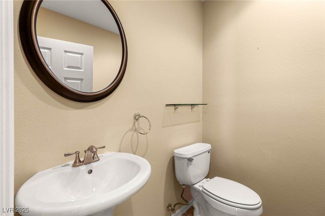 17 Morninglow Pass, House other with 4 bedrooms, 4 bathrooms and null parking in Henderson NV | Image 28