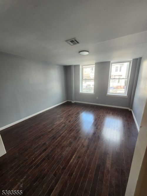 1e-316 S Orange Ave, Newark, NJ, 07103 | Card Image