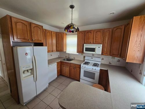 108 S 16th St, East Orange, NJ, 07018-3918 | Card Image
