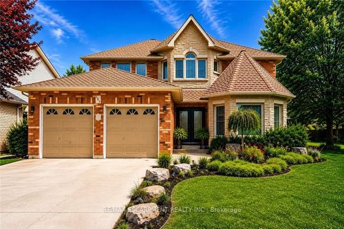 183 Daniels St, Ancaster, ON, L9G4Y6 | Card Image