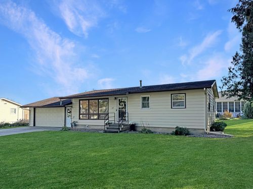 601 Sunrise Boulevard, Decorah, IA, 52101 | Card Image