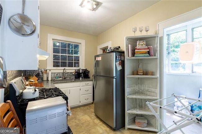 B - 1001 Amsterdam Ave Ne, Home with 2 bedrooms, 1 bathrooms and null parking in Atlanta GA | Image 13