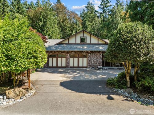 2048 216th Ave Se, Sammamish, WA, 98075-7170 | Card Image