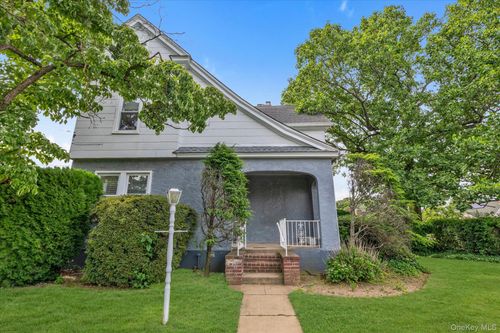 343 Nassau Blvd, New Hyde Park, NY, 11040-5258 | Card Image