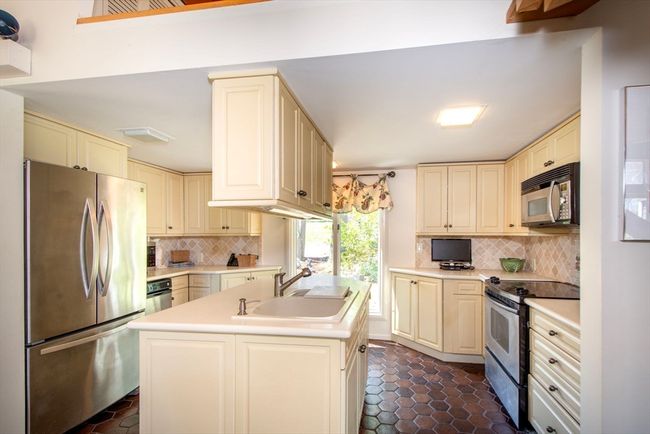 79 Myles View Dr, House other with 4 bedrooms, 3 bathrooms and 8 parking in Duxbury MA | Image 5