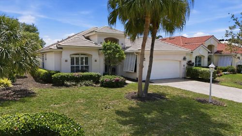 8025 Hampton Ct, UNIVERSITY PARK, FL, 34201-2219 | Card Image