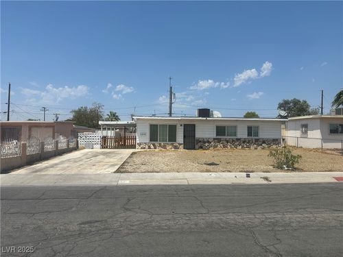 1315 Oakwood Ave, North Las Vegas, NV, 89030-5259 | Card Image