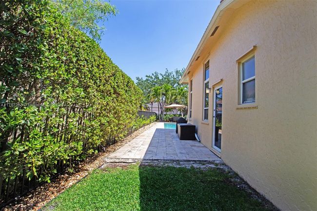 3848 Oak Ridge Cir, House other with 4 bedrooms, 3 bathrooms and null parking in Weston FL | Image 57