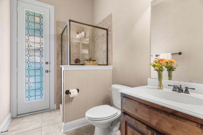 Pool bath adjacent guest bedroom. | Image 27
