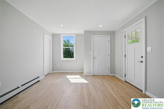 Main side entry foyer | Image 11