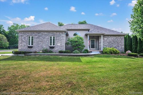 604 Carriage Way, Davison, MI, 48423-1490 | Card Image
