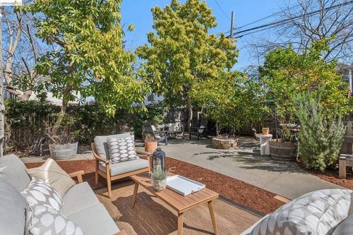 1655 12th St, Oakland, CA, 94607-1449 | Card Image