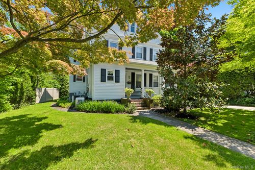 54 W Neck Rd, Huntington, NY, 11743-2672 | Card Image