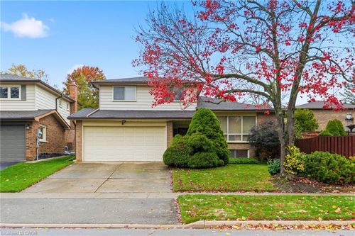 81 Highland Park Dr, Dundas, ON, L9H6G5 | Card Image