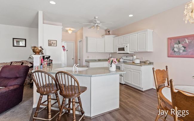 2520TurningLeafWay-31LoRes | Image 31