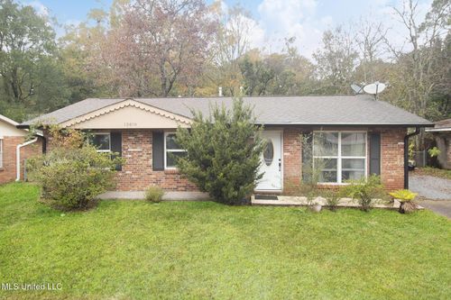 15616 Belmont Dr, Biloxi, MS, 39532-4053 | Card Image