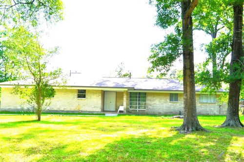 101 Summit Dr, Conroe, TX, 77303-1558 | Card Image