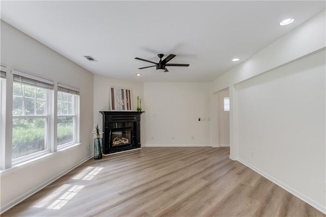 7653 Legacy Rd, House other with 4 bedrooms, 3 bathrooms and null parking in Flowery Branch GA | Image 9