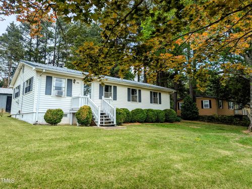 702 Roark St, Chase City, VA, 23924-1252 | Card Image