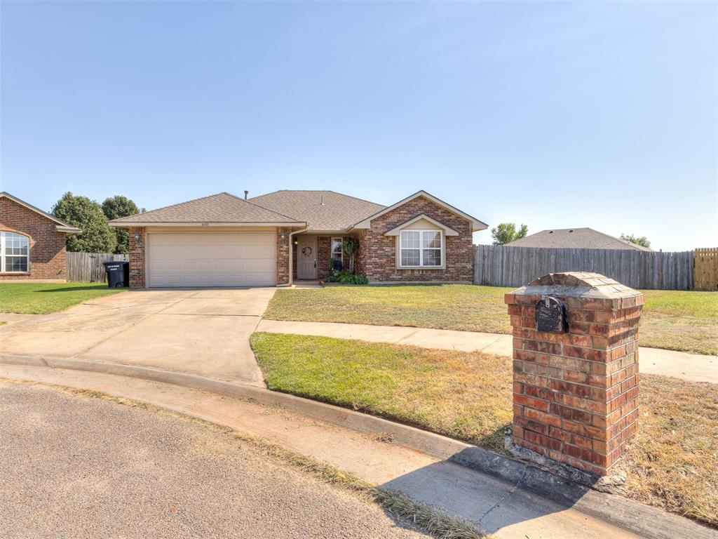 38th Pl, Moore, OK 73160
