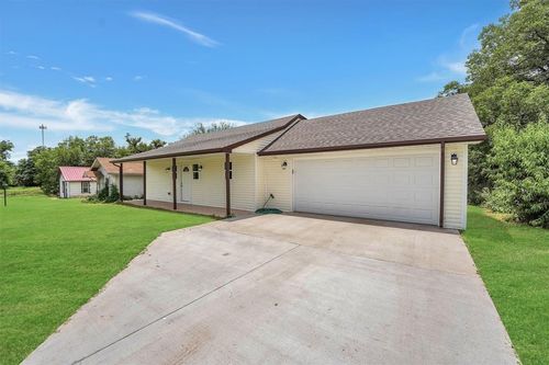 311 N 7th St, Sayre, OK, 73662-2835 | Card Image