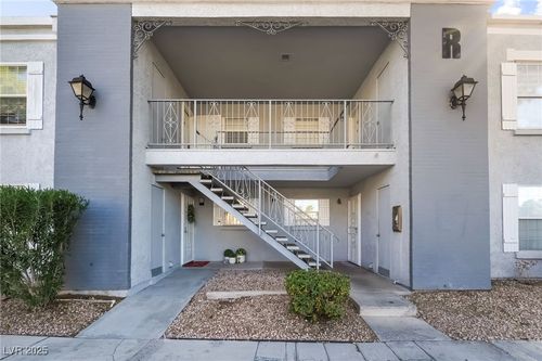 unit-r1-3823 S Maryland Pkwy, Las Vegas, NV, 89119-7544 | Card Image
