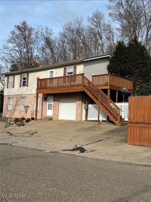 527 Ridge Ave Ne, New Philadelphia, OH, 44663-2999 | Card Image